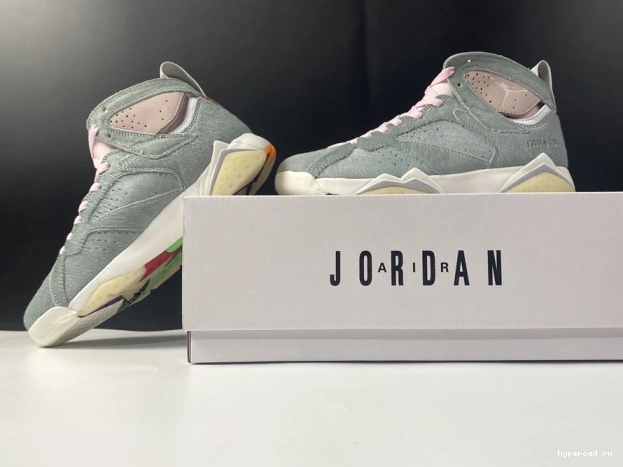 Retro Grey Neutral Air Jordan CT8528-002 7 0702